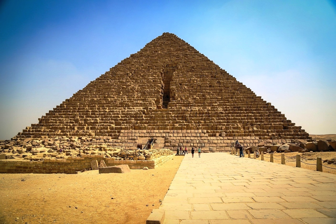 Пирамида Тутанхамона, пирамида Хеопса.