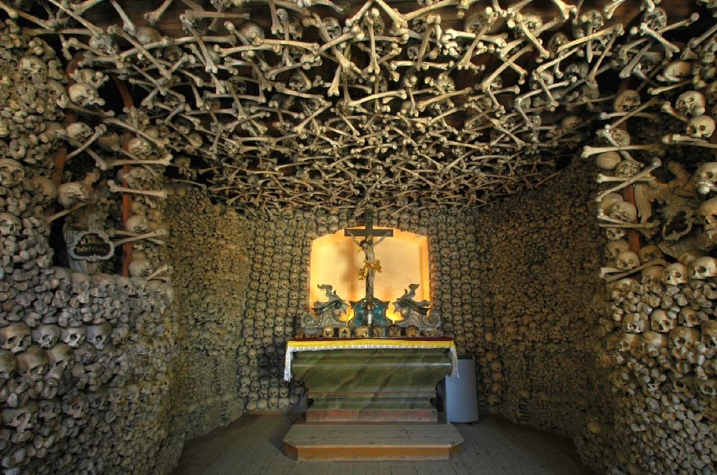 Храм из костей в чехии