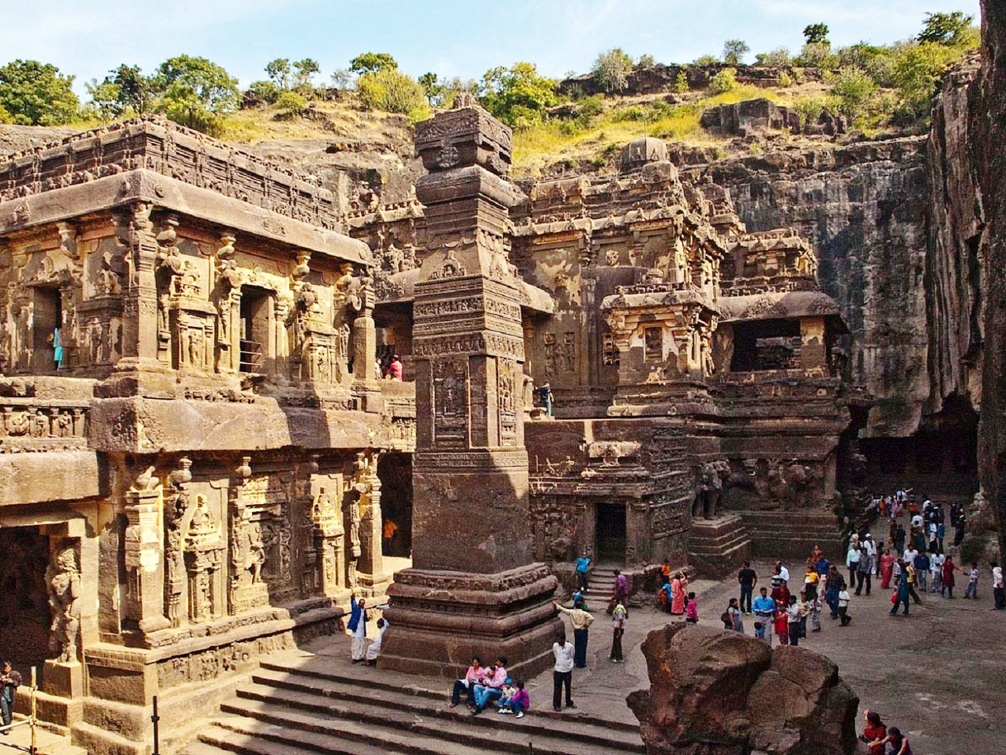 Скальный храм Кайласанатха в Индии